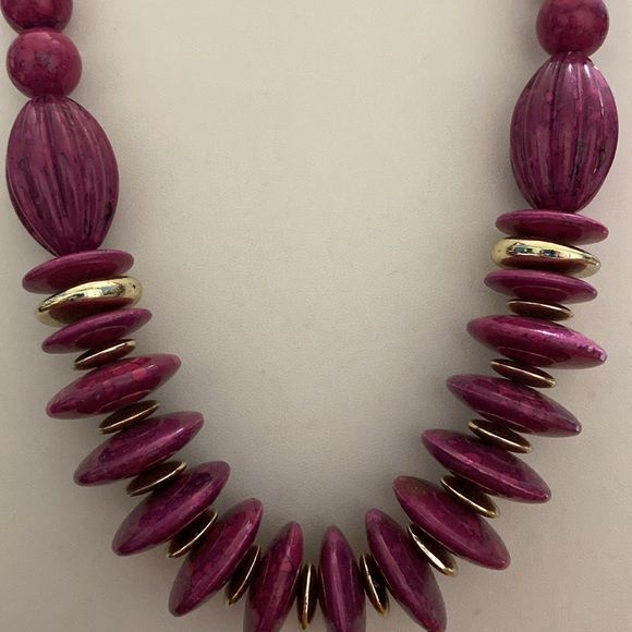 Unique speckled Purple Beaded Necklace - Picture 2 of 5